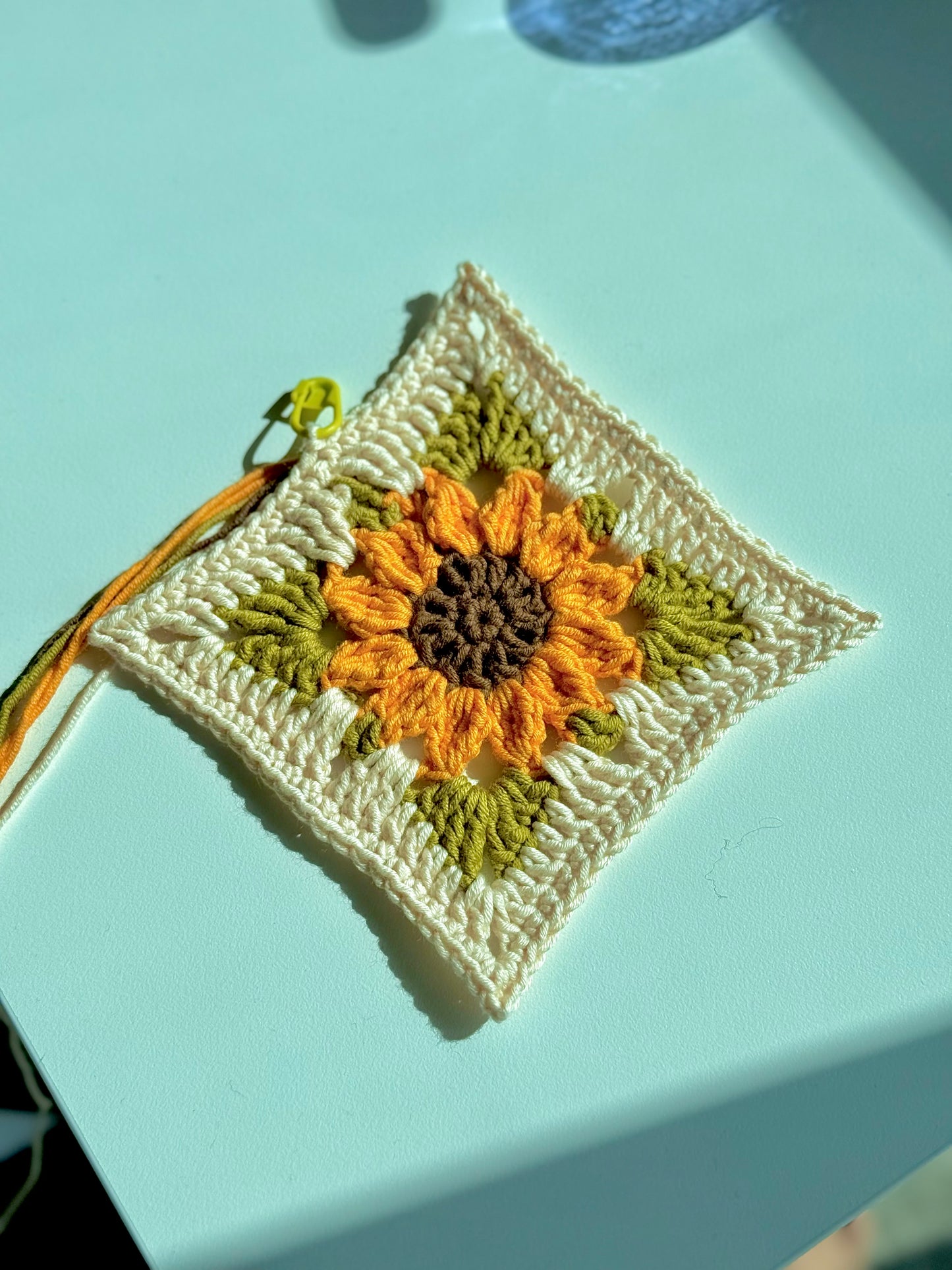 Sunflower Daisy Granny Square (Digital Pattern PDF & Video Tutorial)